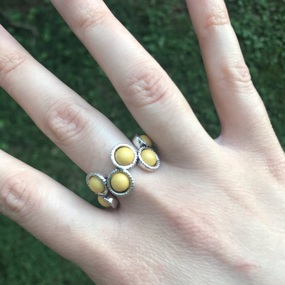 Cute yellow stone ring!